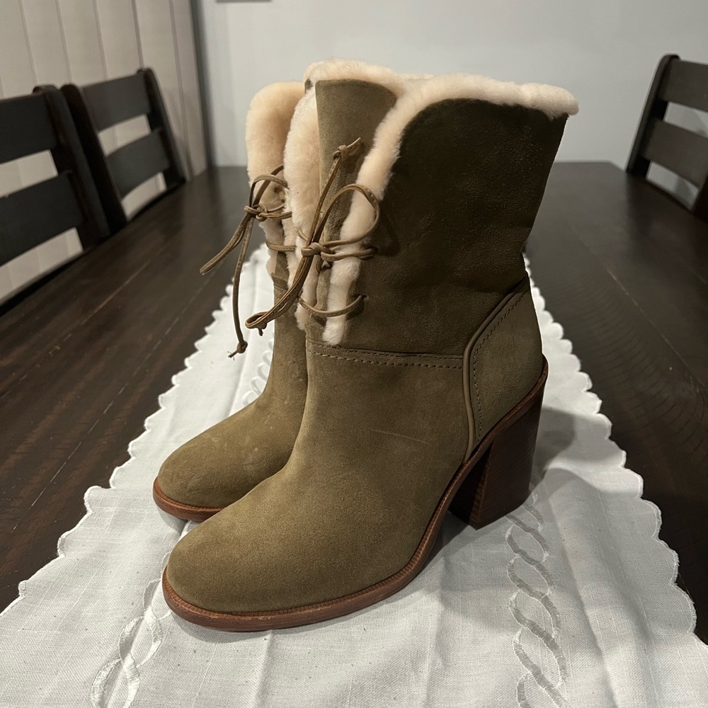 UGG Women's Jerene Green Suede Sheepskin Boots Size 8.5